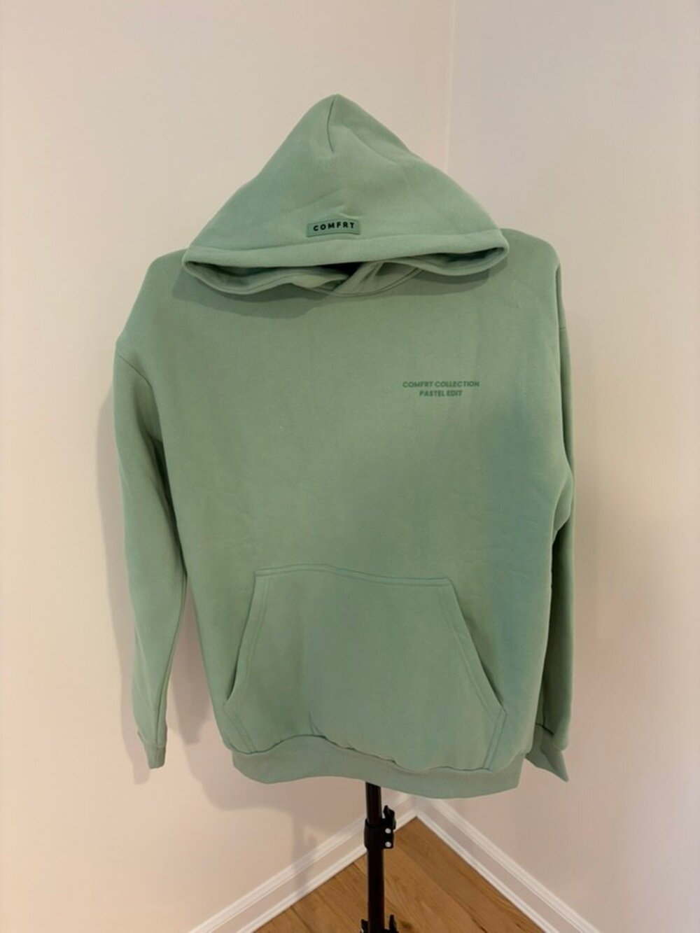 ✨ Comfrt "Pastel Edit" Oversized Hoodie in Seafoam Green - Size M